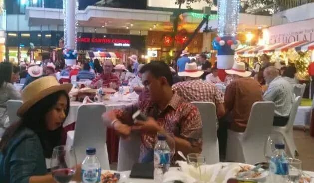Pesta Wine Warnai Pengunjung di Summarecon Mall Serpong