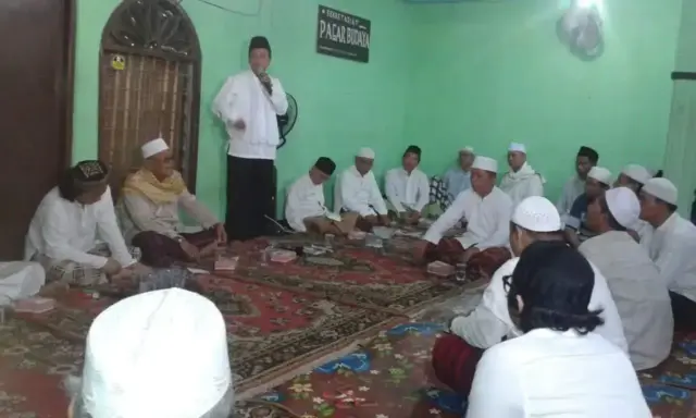 KH Andrian Mafatihullah Karim: Jangan Takuti Kematian, Bekali Hidup dengan Amal Kebaikan dan Ibadah KH Andrian Mafatihullah Karim: Jangan Takuti Kematian, Bekali Hidup dengan Amal Kebaikan dan Ibadah