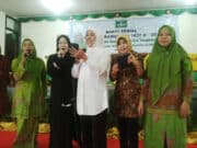 Khofifah dan Ratu Atut Duet Nyanyi Lagu Dangdut ‘Terajana’ di lapas Wanita