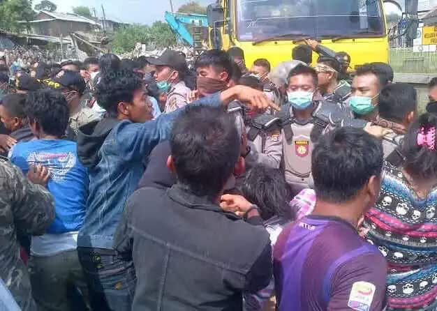 Pembongkaran Bangunan Liar di Cilegon Ricuh