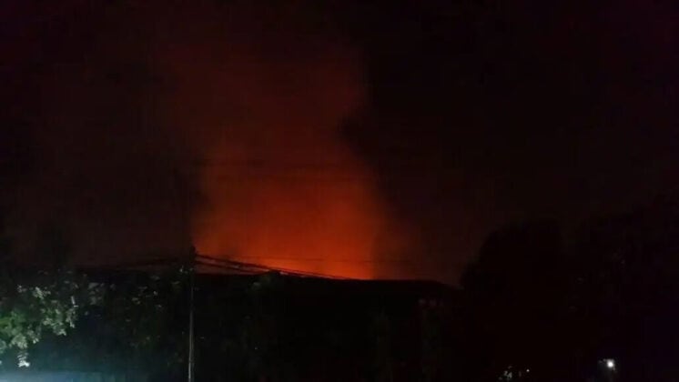 Dua Gudang Terbakar di Poris Plawad Utara