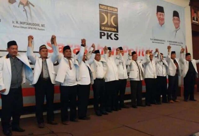 Deklarasi PKS Perkuat Pasangan WH-Andika Jadi Gubernur dan Wakil Gubernur Banten