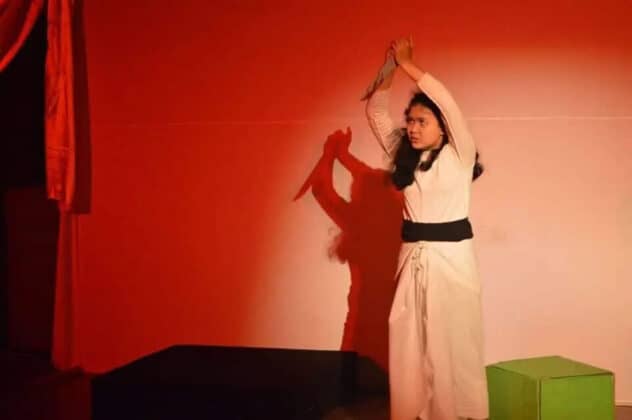 Aroma Eksistensialisme dan Absurditas dalam Pentas Teater “Perempuan Pembunuh Tuhan”
