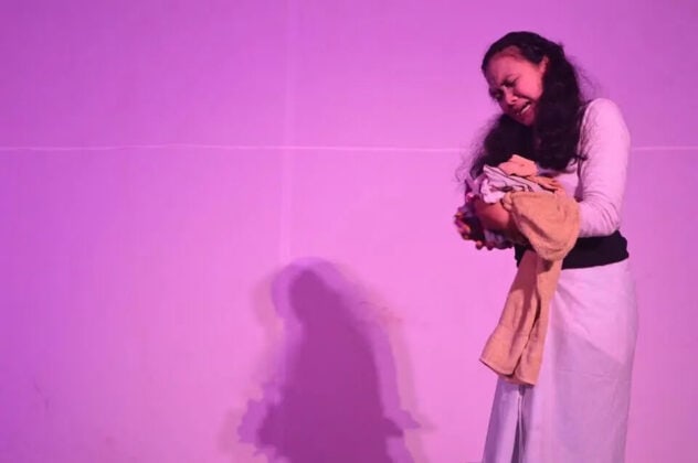 Aroma Eksistensialisme dan Absurditas dalam Pentas Teater “Perempuan Pembunuh Tuhan”