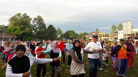 Masyarakat Pandeglang Antusias Sambut Wahidin Halim Berolahraga