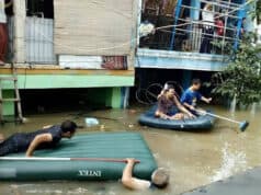 Perumahan Total Persada Banjir, Warga Mengungsi ke GOR Perumahan Total Persada Banjir, Warga Mengungsi ke GOR