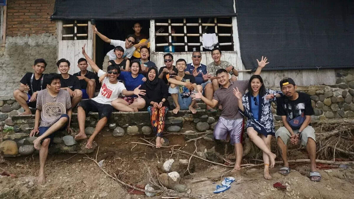 Libur Natal Wisatawan Lokal Serbu Pantai Anyer