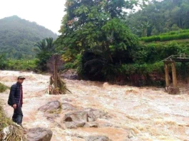 Jembatan Putus Diterjang Banjir, Persiapan Siswa Jelang Ujian Nasional Terganggu
