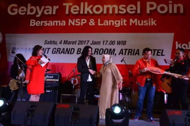 Telkomsel Berikan Hadiah Mobil BMW dan Vespa kepada Pelanggan Setia