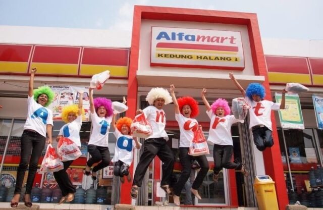 Persoalkan Transparansi Sumbangan, Mustholih Digugat Mini Market Alfamart