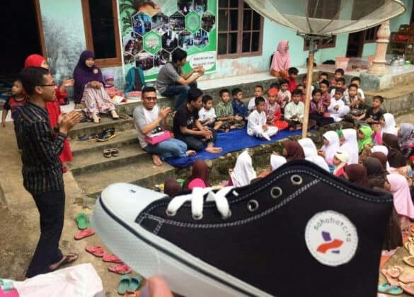 Pegiat Literasi Usung Gerakan 1000 Pasang Sepatu Baru untuk Siswa