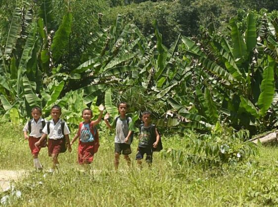 Bantuan Perlengkapan Sekolah dari Presiden Jokowi Sampai ke Anak-Anak Bengkayang