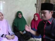 Lora Fadil Tinggal Serumah Bersama Tiga Istri Tetap Rukun dan Saling Bantu