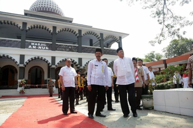 Gubernur Banten Wahidin Halim meresmikan masjid An-Nur SMK Negeri 2 Kota Serang