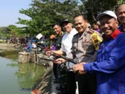 1.000 Buruh Lakukan Aksi Mancing Bersama dengan Bupati Tangerang