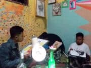 Relawan Saung Baca Aguna Sulap Sampah Jadi Barang Seni