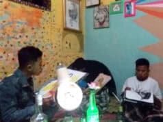 Relawan Saung Baca Aguna Sulap Sampah Jadi Barang Seni Relawan Saung Baca Aguna Sulap Sampah Jadi Barang Seni