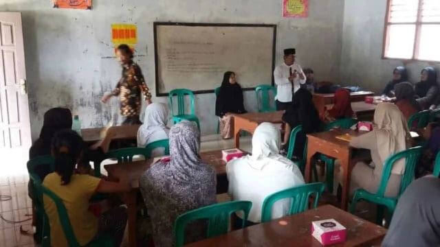 Yhannu Setyawan Beri Pelatihan Wiraniaga Warga Walantaka Kota Serang