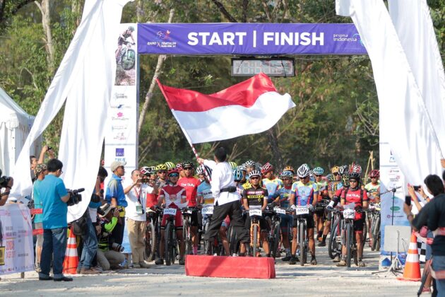 Rangkaian Rhino X-Tri Hari Kedua, Gubernur Banten Lepas Peserta MTB XCM, Balap Sepeda Lintas Alam