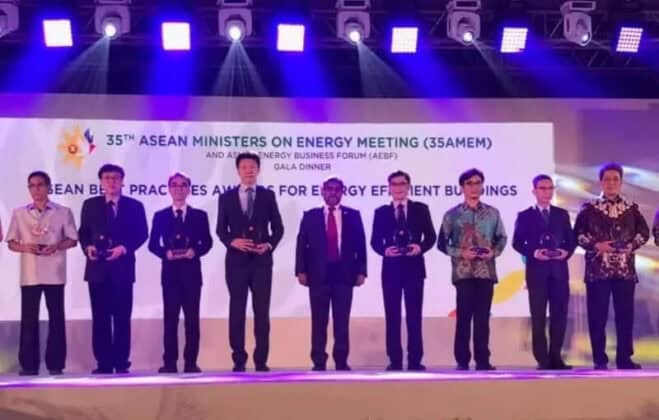 Sinar Mas Land Raih Penghargaan ASEAN Energy Awards 2017
