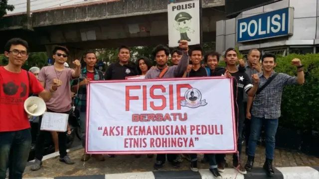 Mahasiswa FISIP UBK Bersatu Gelar Aksi Kemanusiaan Peduli Rohingya Mahasiswa FISIP UBK Bersatu Gelar Aksi Kemanusiaan Peduli Rohingya