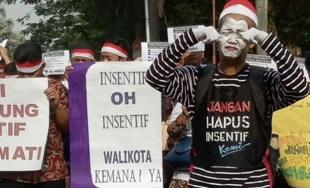 Guru Honorer Kota Tangerang Gelar Demonstrasi Tuntut Insentif Dicairkan