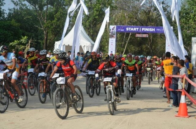 Chandra Rafsanjani Berhasil Finish Pertama di Ajang Mountain Bike Cross Tanjung Lesung