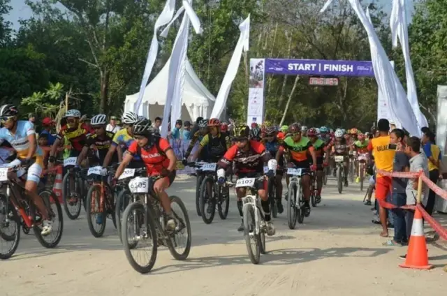 Chandra Rafsanjani Berhasil Finish Pertama di Ajang Mountain Bike Cross Tanjung Lesung