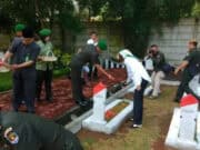 Irdam Jaya dan Danrem 052/Wkr Ziarah ke TMP Seribu di Serpong