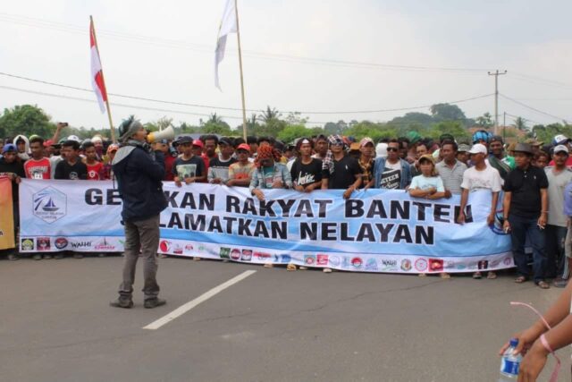 Mahasiswa dan Nelayan Geruduk Kantor Gubernur Banten