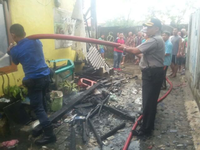 Polisi Bersinergi dengan PMI dan BPBD Kota Tangerang Evakuasi Korban Kebakaran di Neglasari