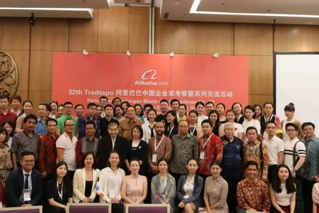 CEO Ralali Perkenalkan Potensi Pasar Indonesia pada Puluhan Pengusaha asal China CEO Ralali Perkenalkan Potensi Pasar Indonesia pada Puluhan Pengusaha asal China