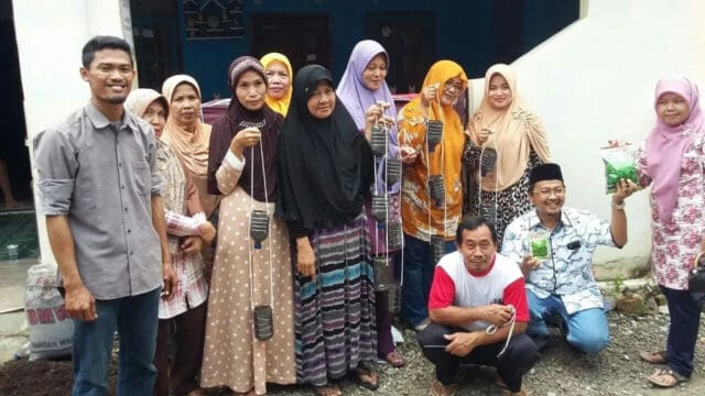 Yhannu Setyawan Latih Pertanian Vertikultur Warga Pakupatan
