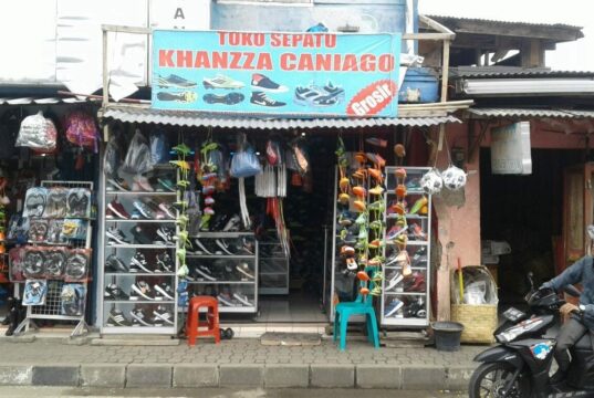Toko Khanzza Caniago Koleksi Sepatu Trendi dan Kekinian di Rangkasbitung