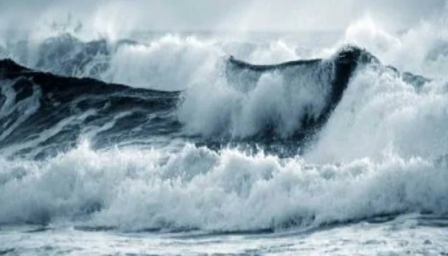 Gelombang Ombak Tinggi dan Angin Kencang, BPBD Lebak Imbau Wisatawan Tidak Berenang di Pantai Selatan