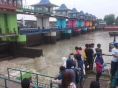 Dua Orang Hanyut Terbawa Arus saat Festival Bedolan Bendungan Pamarayan Dua Orang Hanyut Terbawa Arus saat Festival Bedolan Bendungan Pamarayan