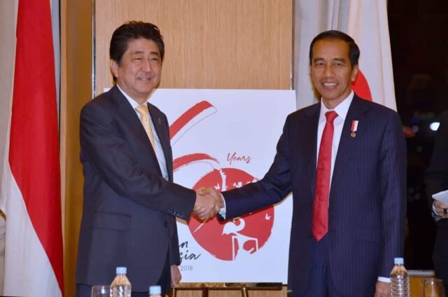 Bertemu Presiden Jokowi, PM Abe Puji Iklim Investasi Indonesia