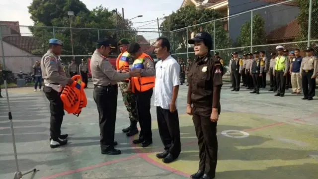 Polsek Karawaci Rangkul Tiga Pilar Atasi Penanggulangan Banjir