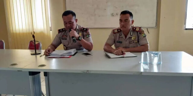 Kapolsek Ciledug Rutin Gelar Analisa dan Evaluasi Anggota Polisi
