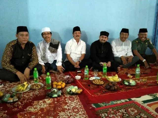 Ustadz Ahmad Al Habsyi Meriahkan Maulid Nabi Muhammad SAW di Kampung Keroncong Ustadz Ahmad Al Habsyi Meriahkan Maulid Nabi Muhammad SAW di Kampung Keroncong