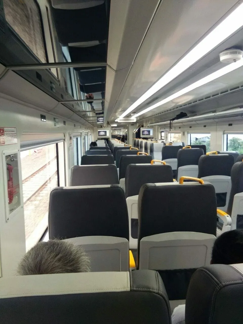 Cerita Penumpang Saat Menaiki Kereta Bandara Soetta Pelayanan Perdana