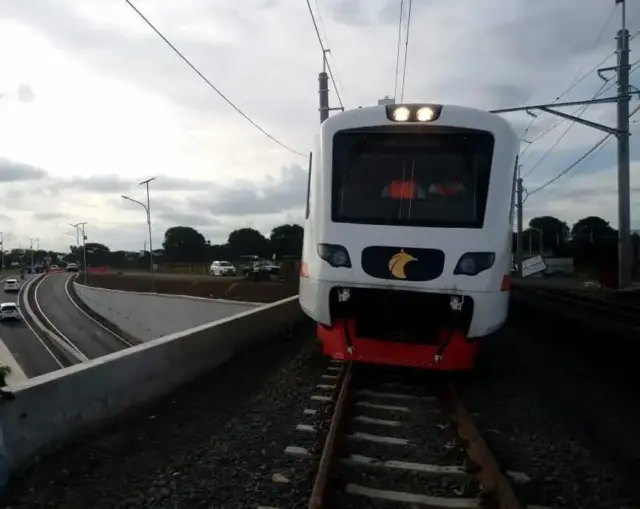 Cerita Penumpang Saat Menaiki Kereta Bandara Soetta Pelayanan Perdana Cerita Penumpang Saat Menaiki Kereta Bandara Soetta Pelayanan Perdana