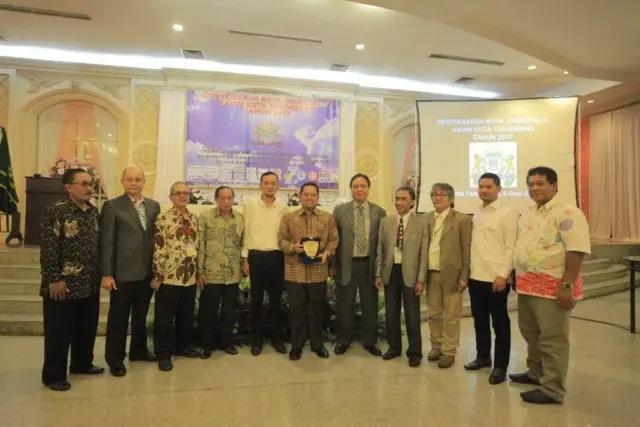Wali Kota Tangerang: Kadin Harus Menjadi Tuan Rumah di Kotanya Sendiri Wali Kota Tangerang: Kadin Harus Menjadi Tuan Rumah di Kotanya Sendiri