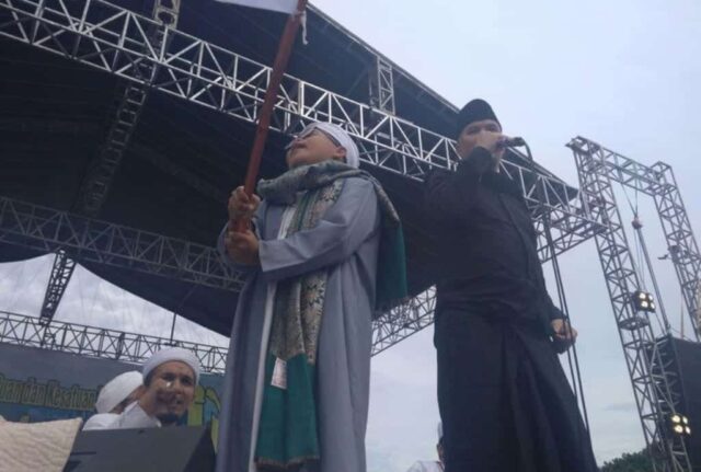 Ahmad Dhani Nyanyikan Lagu Aksi Bela Islam di Reuni 212