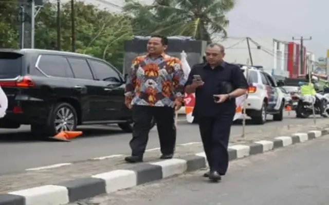 Pilkada Tangerang, Calon Konglomerat Membuat Sistem Demokrasi Jadi Darurat Pilkada Tangerang, Calon Konglomerat Membuat Sistem Demokrasi Jadi Darurat