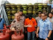 Polisi Gerebek Gudang Gas Oplosan di Kota Tangerang