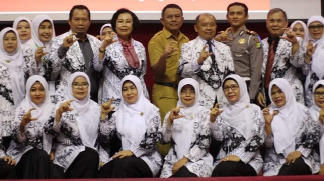2018 Gaji Guru Honorer di Tangerang Selatan Naik 150 Persen