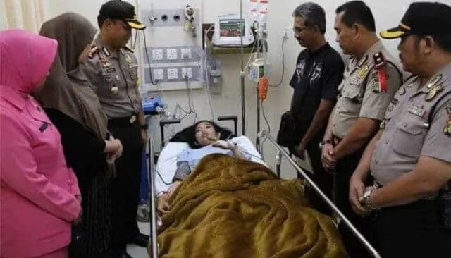 Korban Ambruknya Tembok Underpass Bandara Soetta Dijenguk Kapolres Metro Tangerang