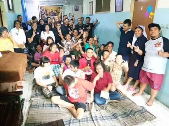 Komunitas Grand Livina Club Indonesia Lakukan Kegiatan Sosial
