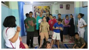 Komunitas Grand Livina Club Indonesia Lakukan Kegiatan Sosial